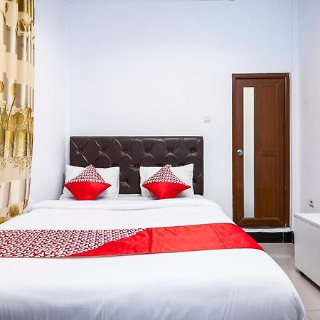 Oyo 1520 Hotel Kartini Tarutung Dış mekan fotoğraf