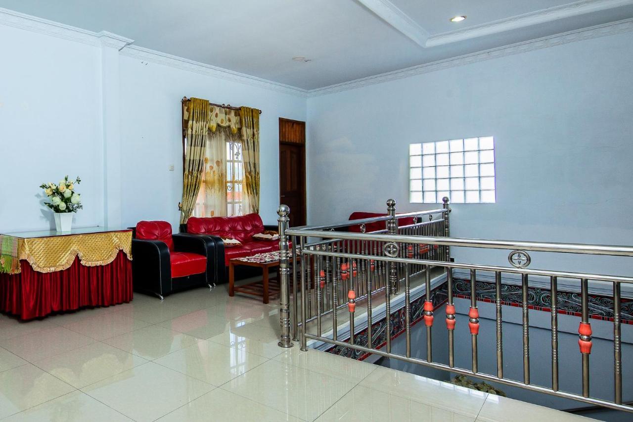 Oyo 1520 Hotel Kartini Tarutung Dış mekan fotoğraf